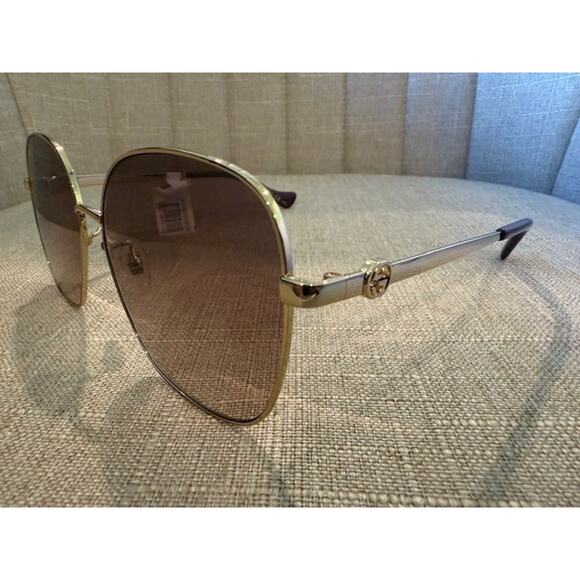 Gucci NWT Cut Out Square Sunglasses Gold Frame